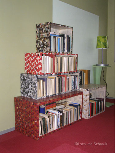 Boekenkast2 collage op honingraatkarton maten varirend van 46-115 cm 2010